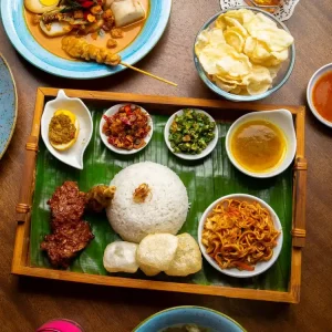 Paket Keluarga (1 Ekor + Kremes + Sambal)